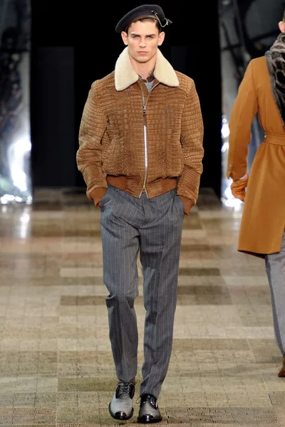 Look 5